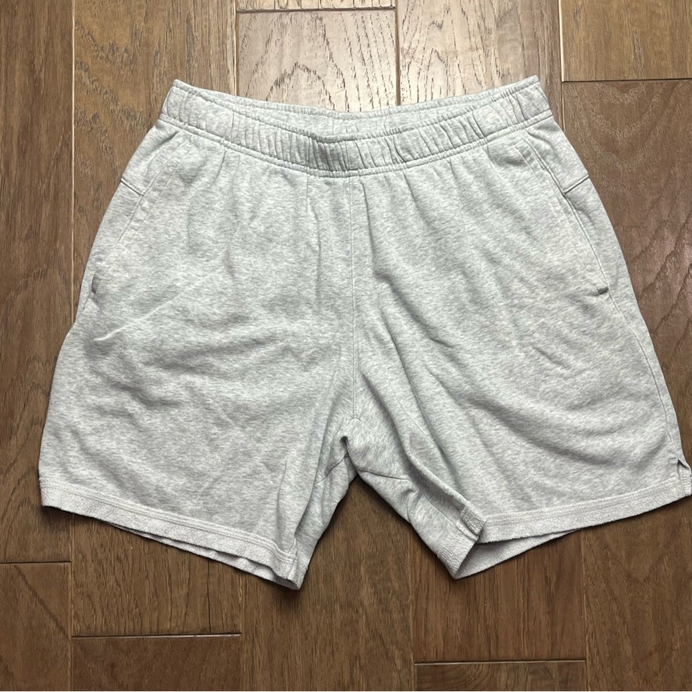 Men's Nike Yoga Therma-Fit Sweatshorts – Grey, Size Medium